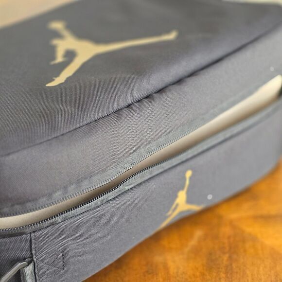 Nike Air Jordan Black Gold Shoe Bag Soft Case Jumpman Zipper Closure Brand New - Picture 8 of 10